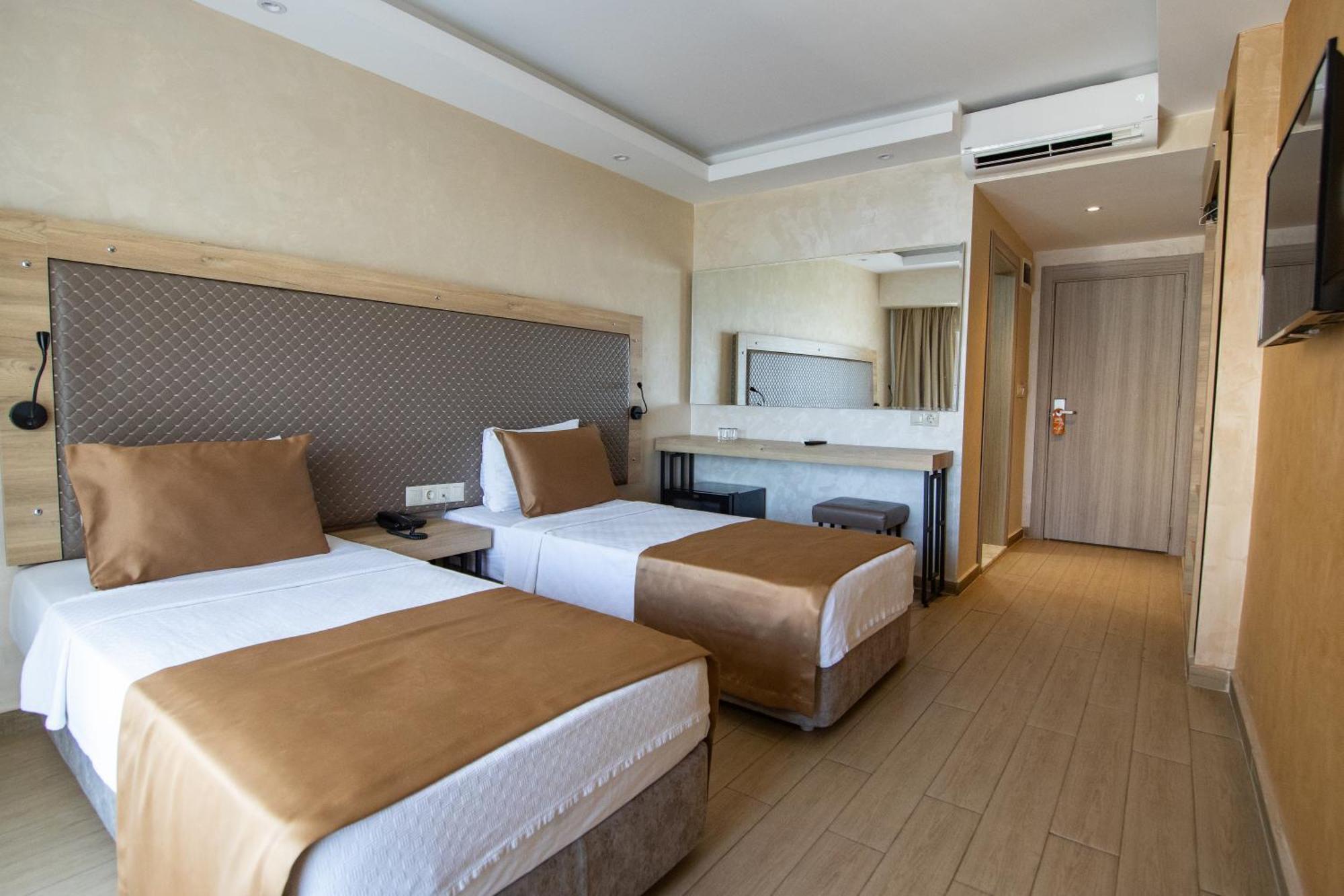 Point Beach Hotel مرمريس المظهر الخارجي الصورة